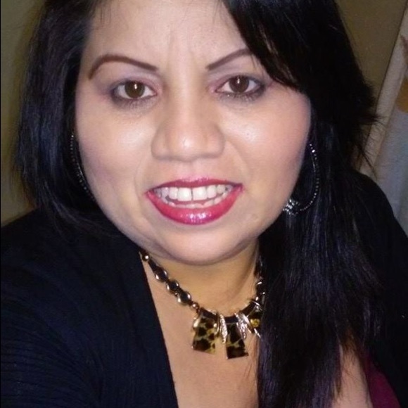 Meet your Posher, Ana - Picture 1 of 1